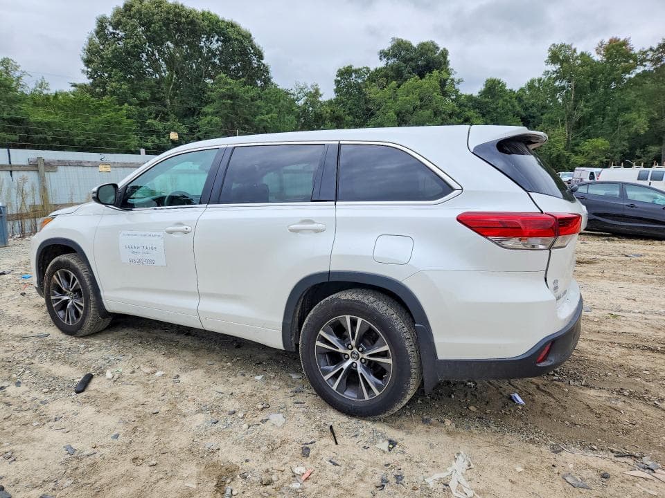 2017 TOYOTA HIGHLANDER LE 2