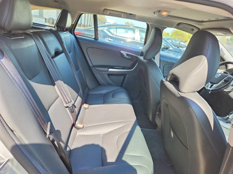 2017 VOLVO V60 T5 PLATINUM 10