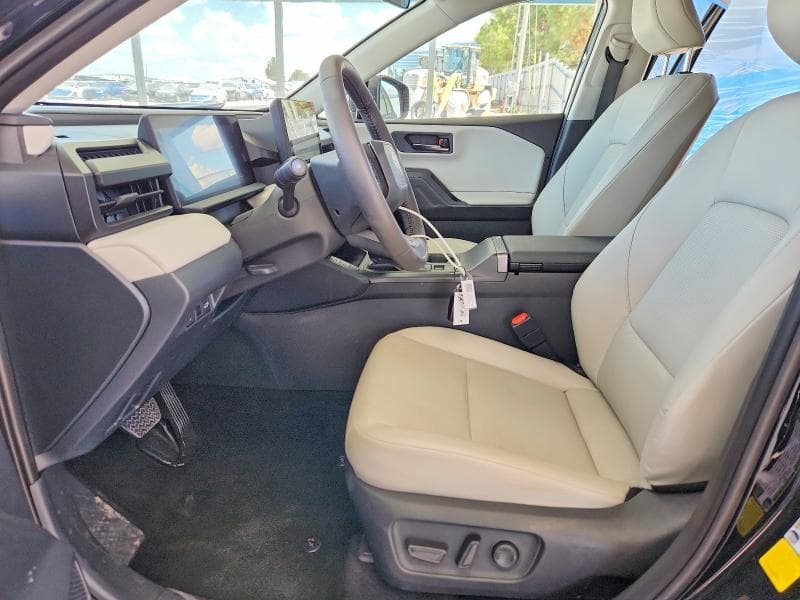 2026 TOYOTA RAV4 XLE PREMIUM 7