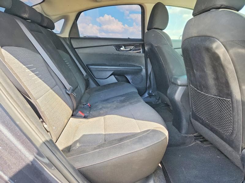 2019 KIA FORTE S 10