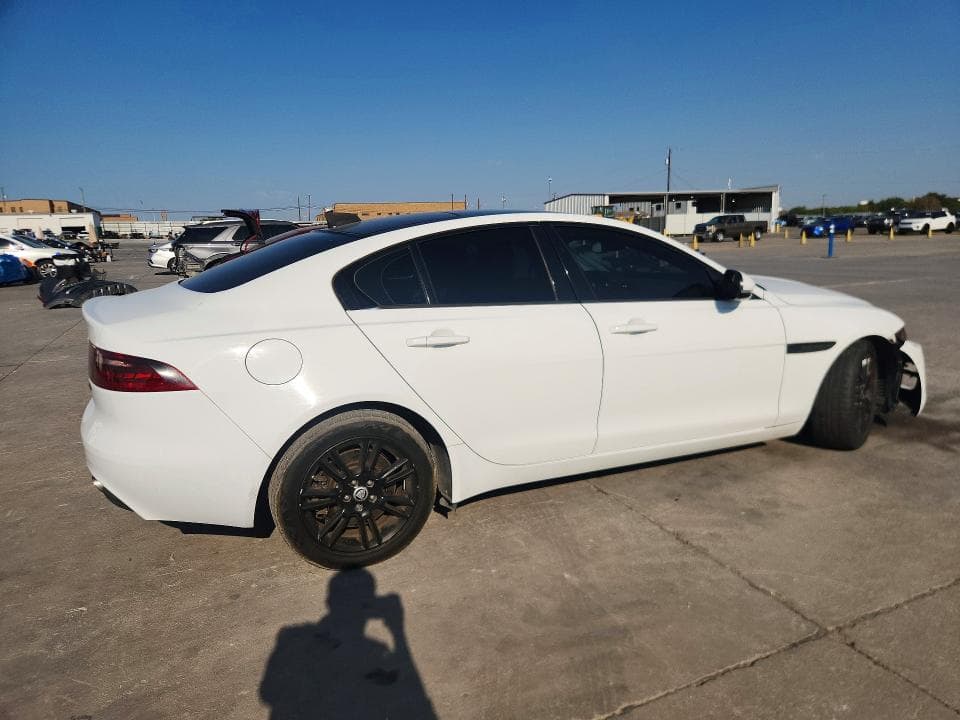 2018 JAGUAR XE PREMIUM 3
