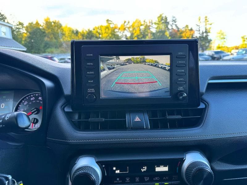 2019 TOYOTA RAV4 LE 11