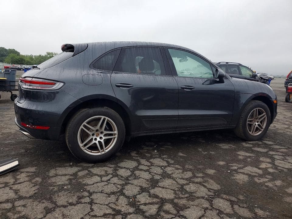 2021 PORSCHE MACAN 3