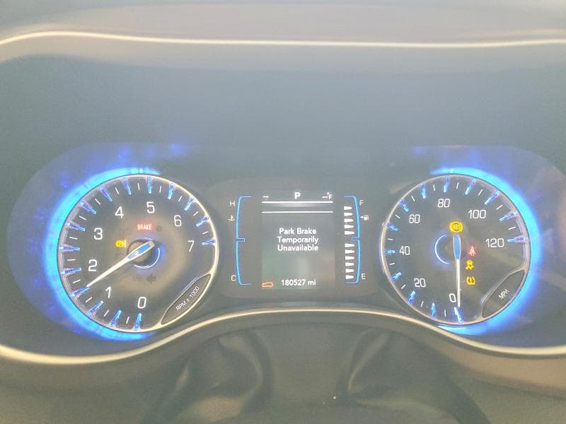 2021 CHRYSLER VOYAGER LX 9