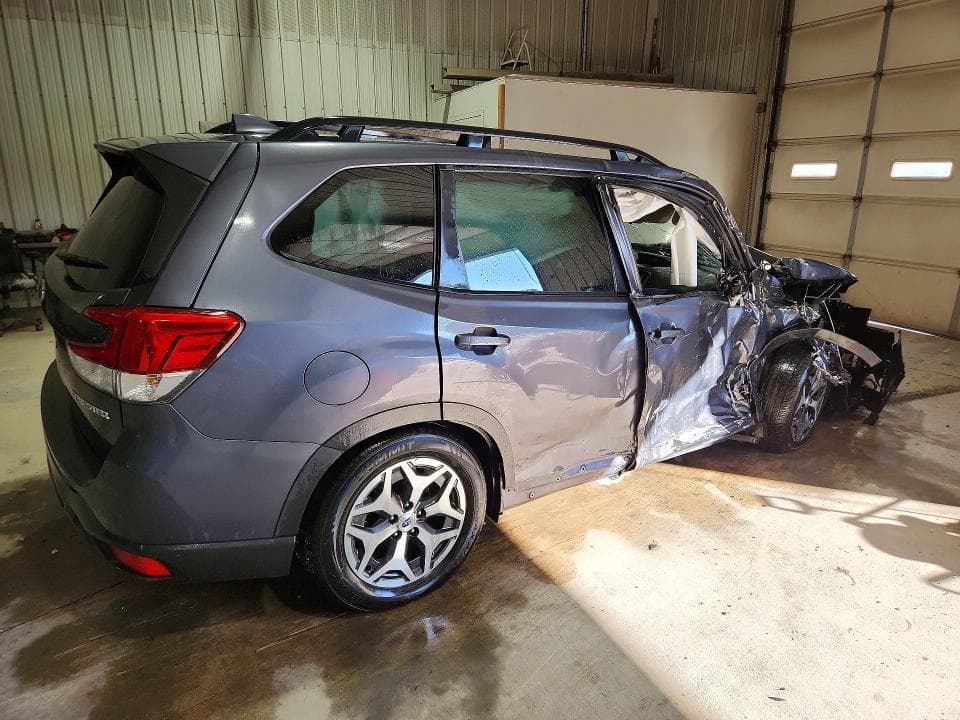 2023 SUBARU FORESTER PREMIUM 3