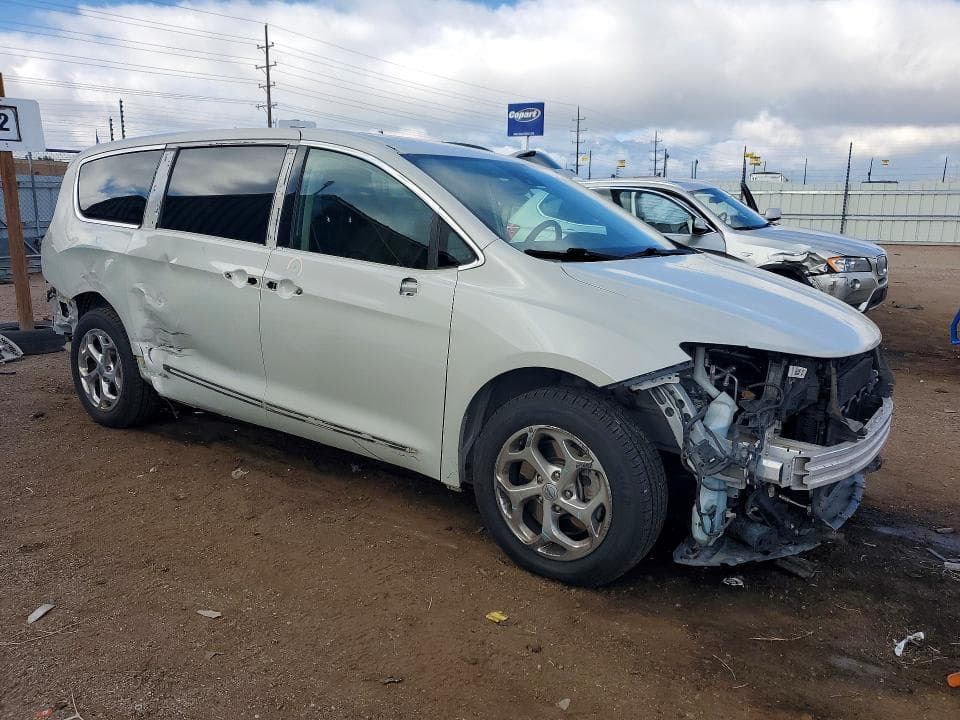 2021 CHRYSLER PACIFICA LIMITED 4