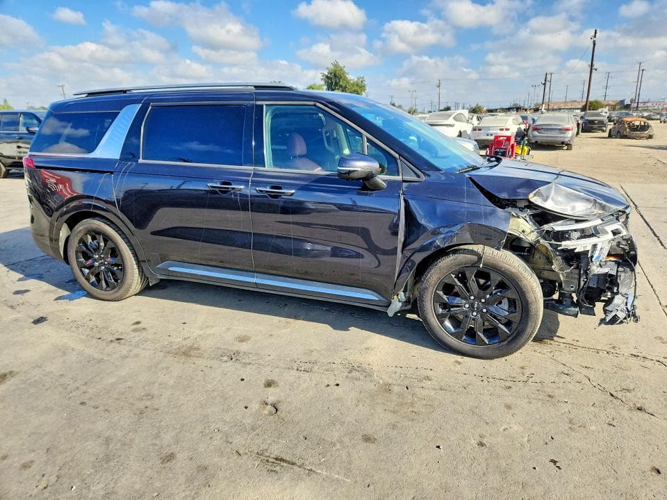 2024 KIA CARNIVAL SX 4