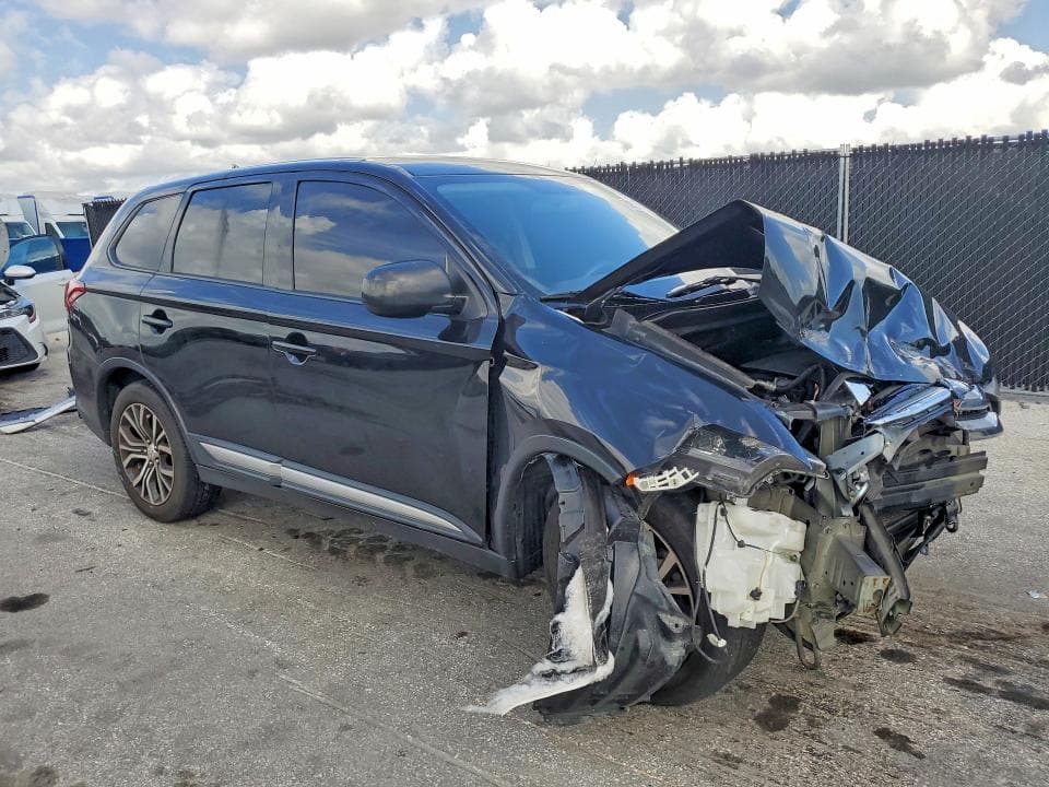 2018 MITSUBISHI OUTLANDER ES 4