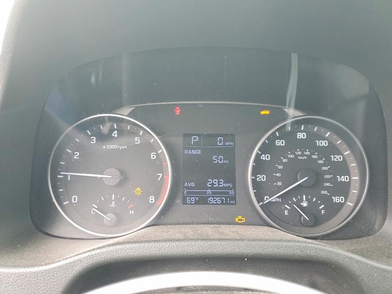 2017 HYUNDAI ELANTRA SE 9