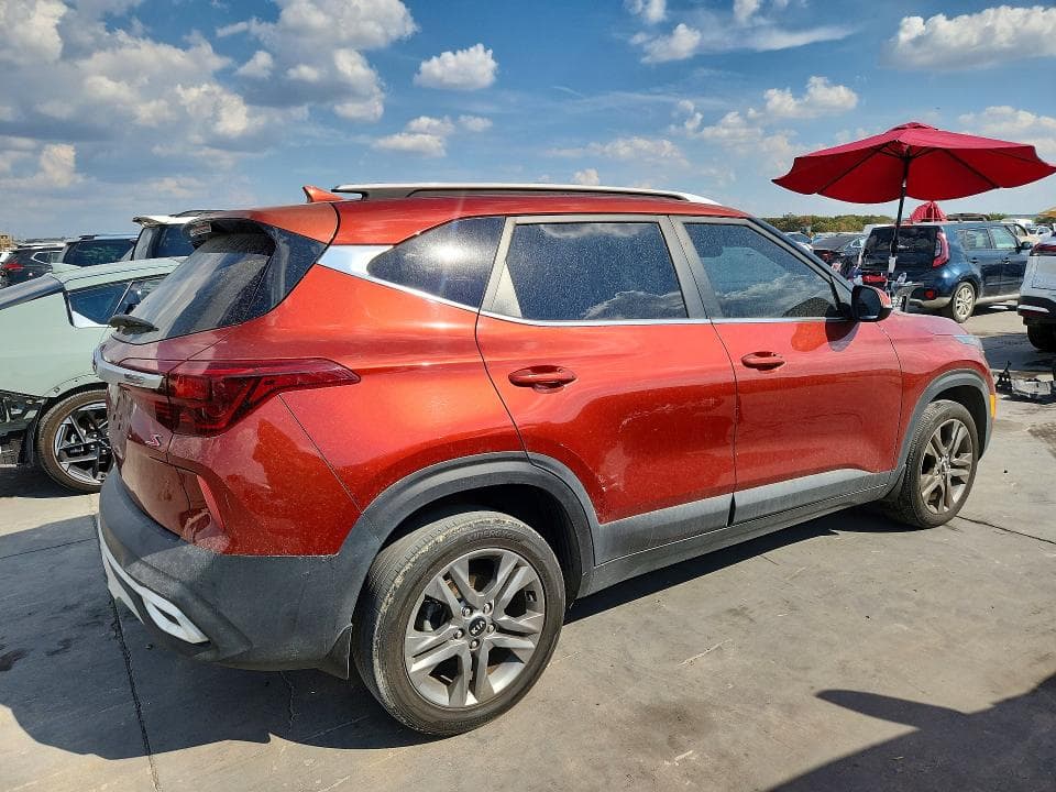 2021 KIA SELTOS S 3