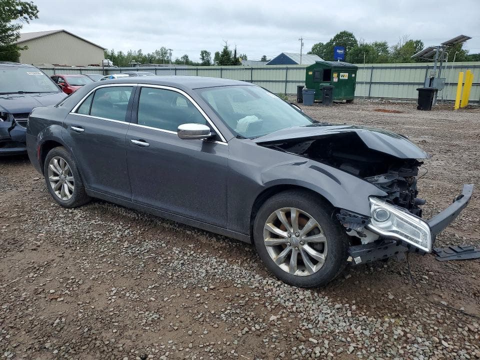 2018 CHRYSLER 300 LIMITED 4