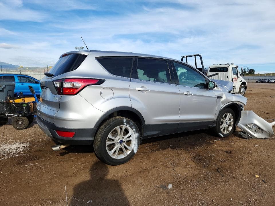 2017 FORD ESCAPE SE 3