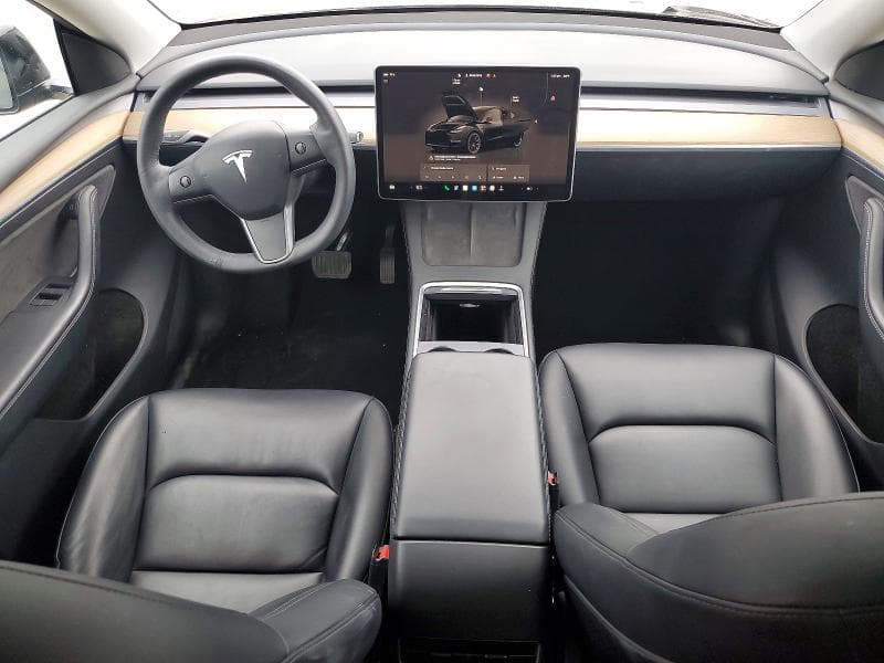 2023 TESLA MODEL Y 8