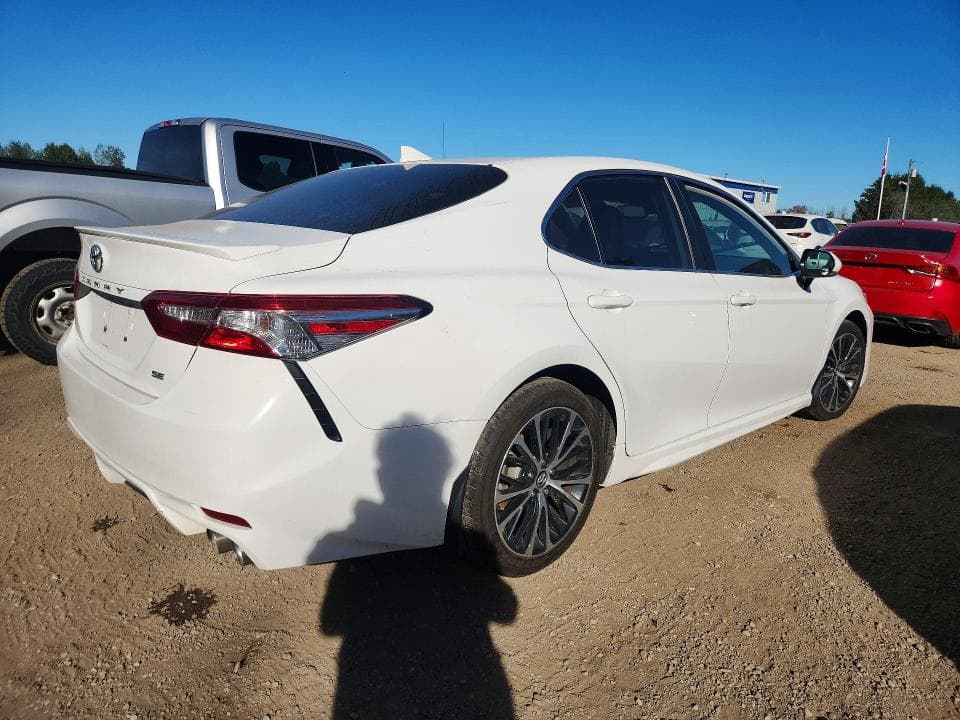 2020 TOYOTA CAMRY SE 3