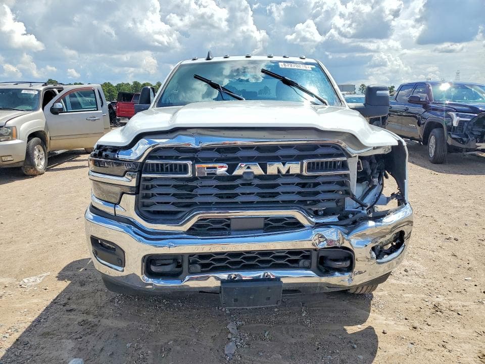 2026 RAM 3500 TRADESMAN 5