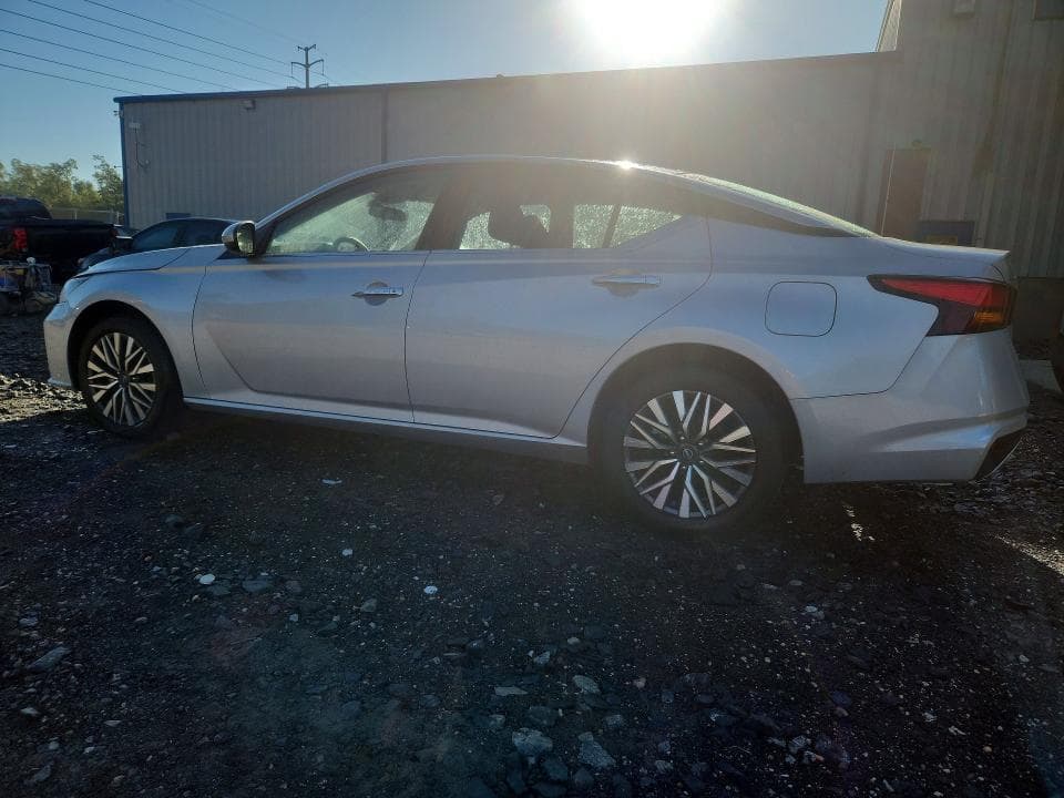 2023 NISSAN ALTIMA SV 2