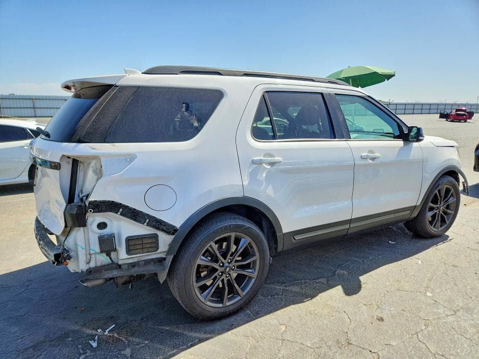 2017 FORD EXPLORER XLT 3
