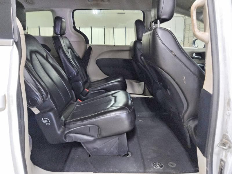 2021 CHRYSLER VOYAGER LXI 11