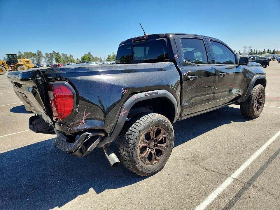 2023 GMC CANYON AT4 3