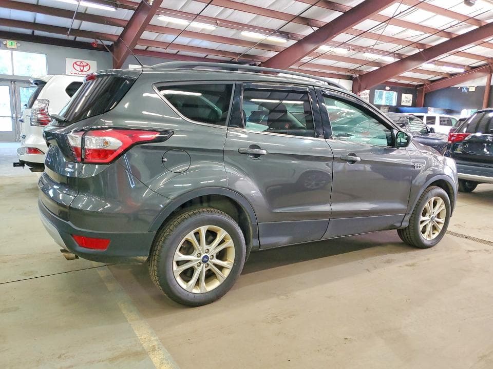 2018 FORD ESCAPE SE 3