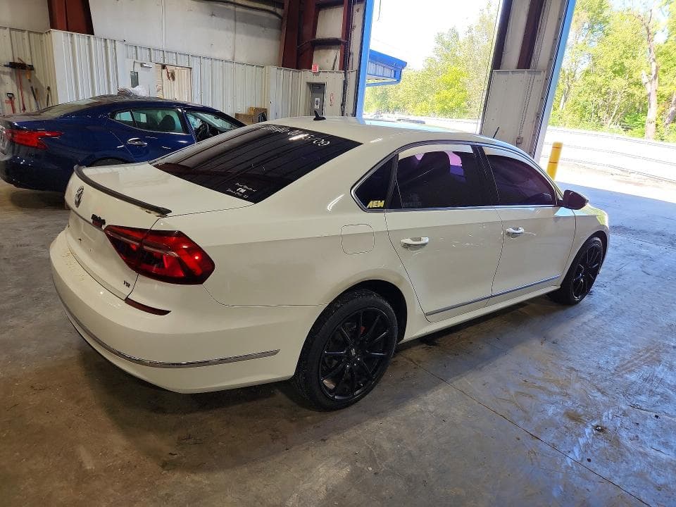 2017 VOLKSWAGEN PASSAT S 3