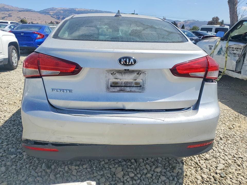 2017 KIA FORTE LX 6