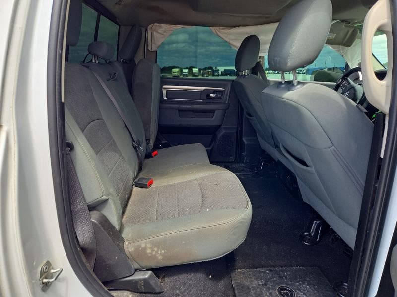 2019 RAM 1500 CLASSIC SLT 10