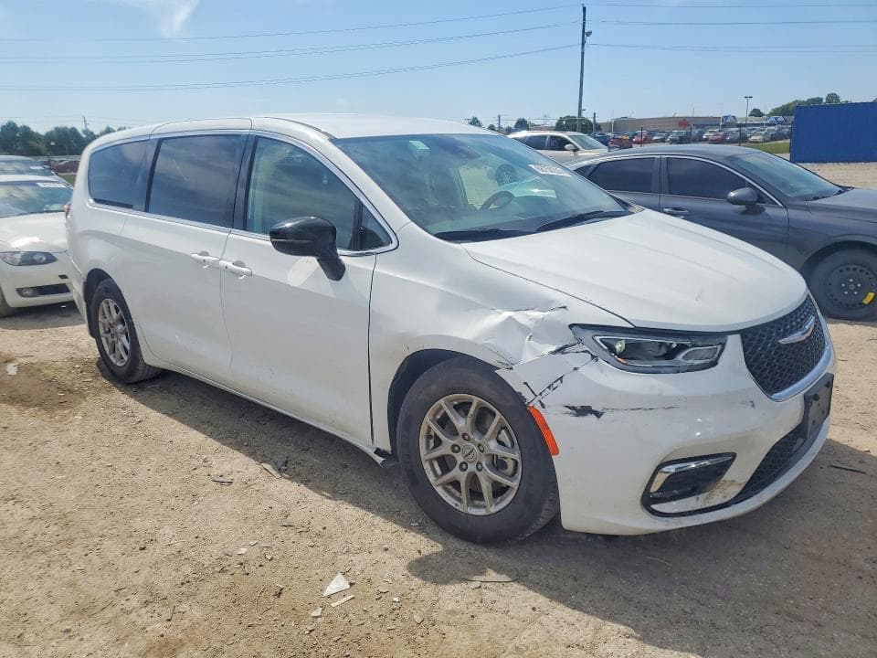 2024 CHRYSLER PACIFICA TOURING L 4