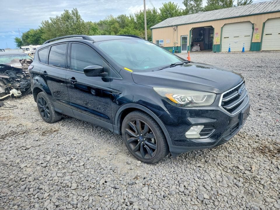 2017 FORD ESCAPE SE 4