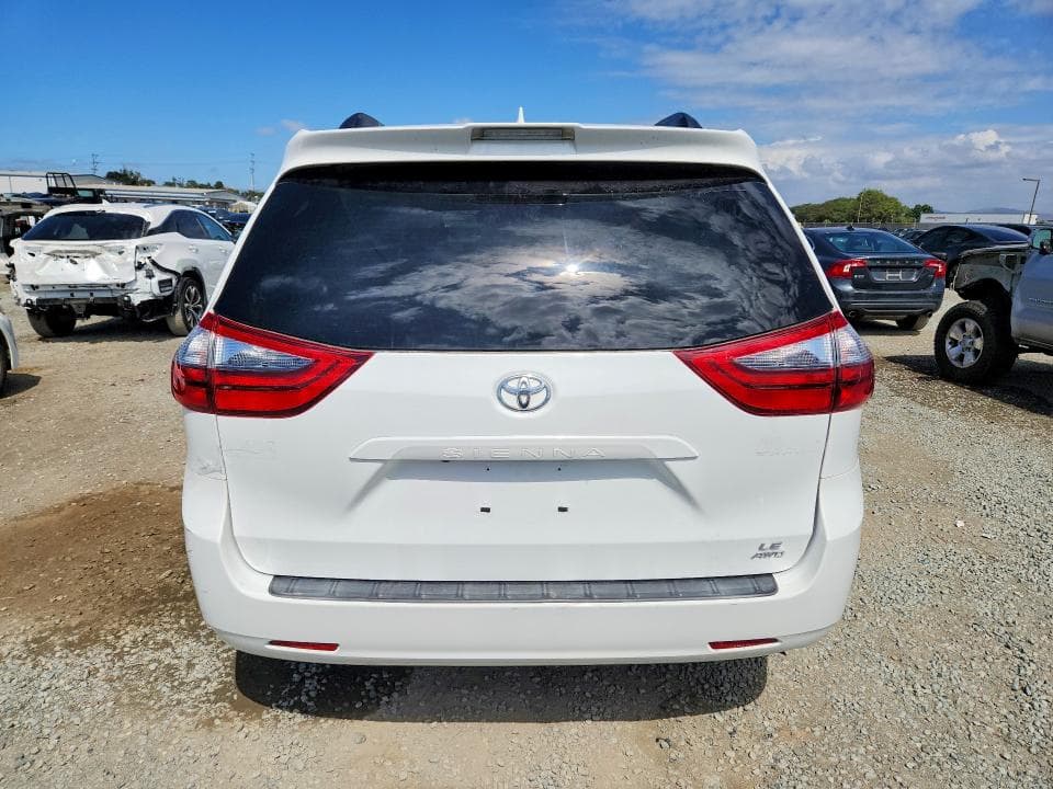 2020 TOYOTA SIENNA E GRADE 6