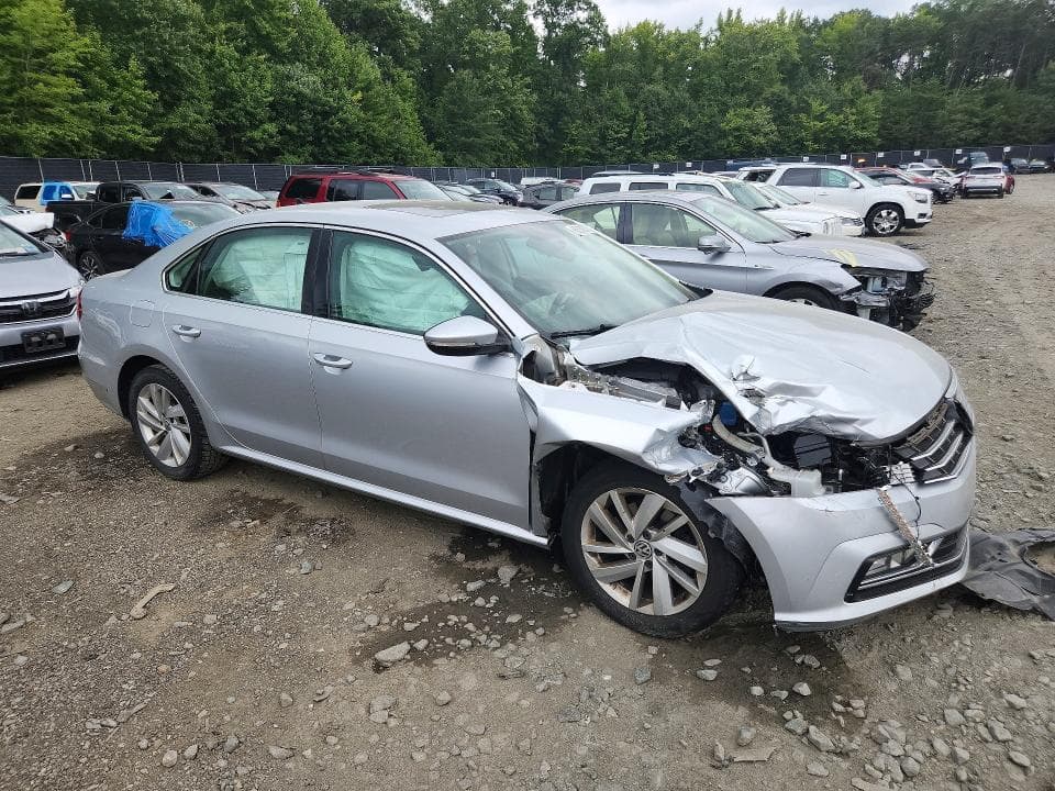 2018 VOLKSWAGEN PASSAT SE 4