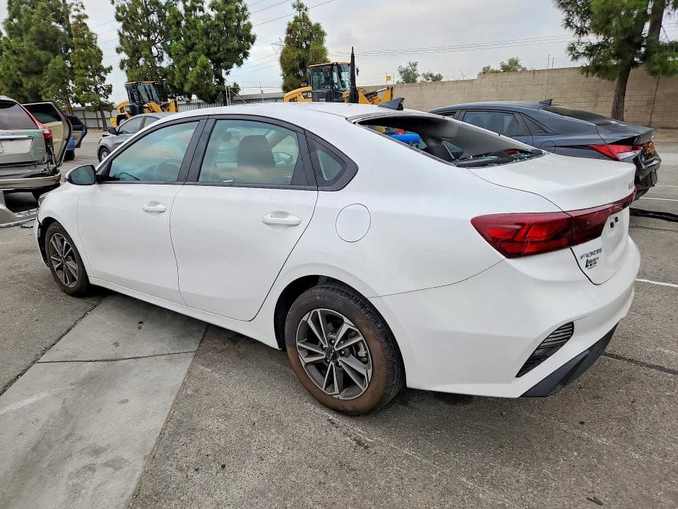 2023 KIA FORTE LXS 2