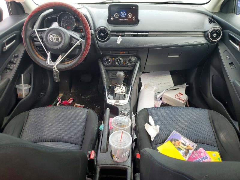 2019 TOYOTA YARIS LE 8