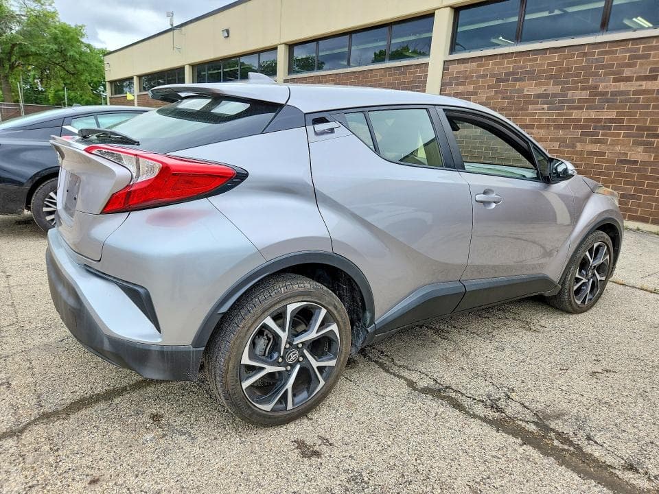 2019 TOYOTA C-HR LE 3