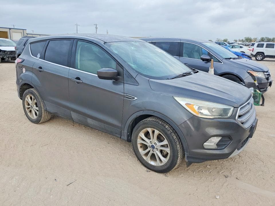 2017 FORD ESCAPE SE 4