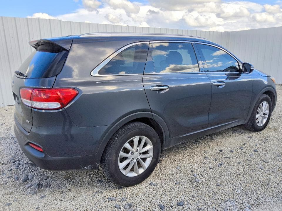 2018 KIA SORENTO LX 3