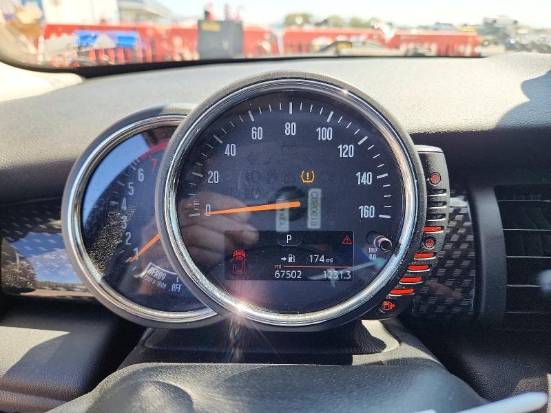 2017 MINI COOPER S 9