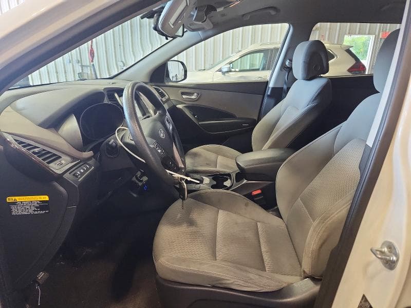 2017 HYUNDAI SANTA FE SE 7