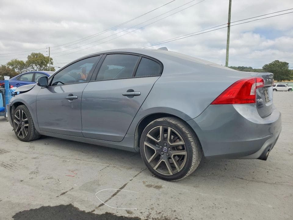 2017 VOLVO S60 2