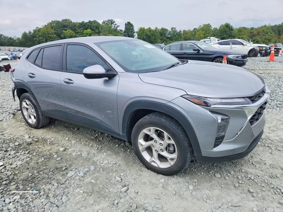2025 CHEVROLET TRAX LS 4