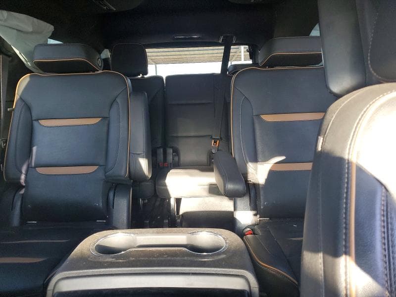 2021 GMC YUKON AT4 10
