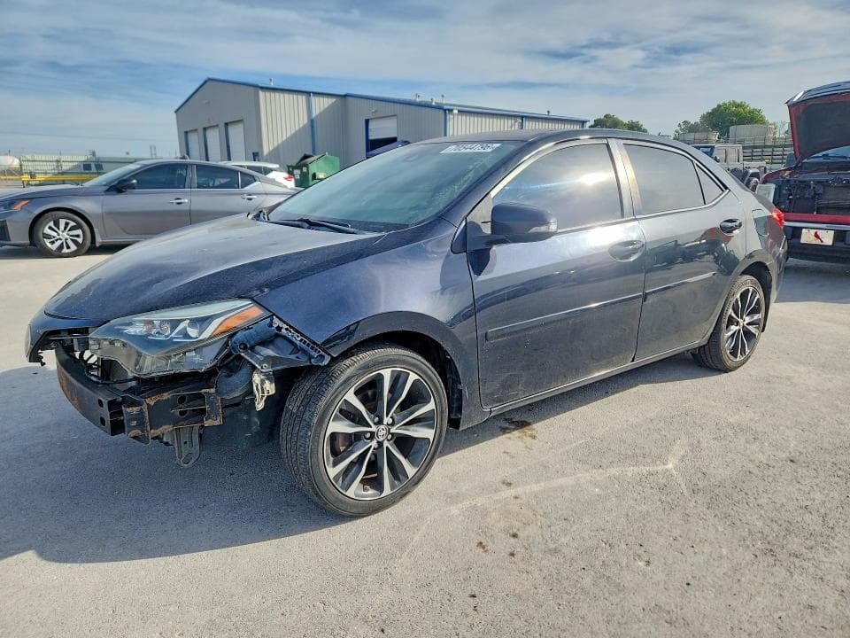2017 TOYOTA COROLLA SE