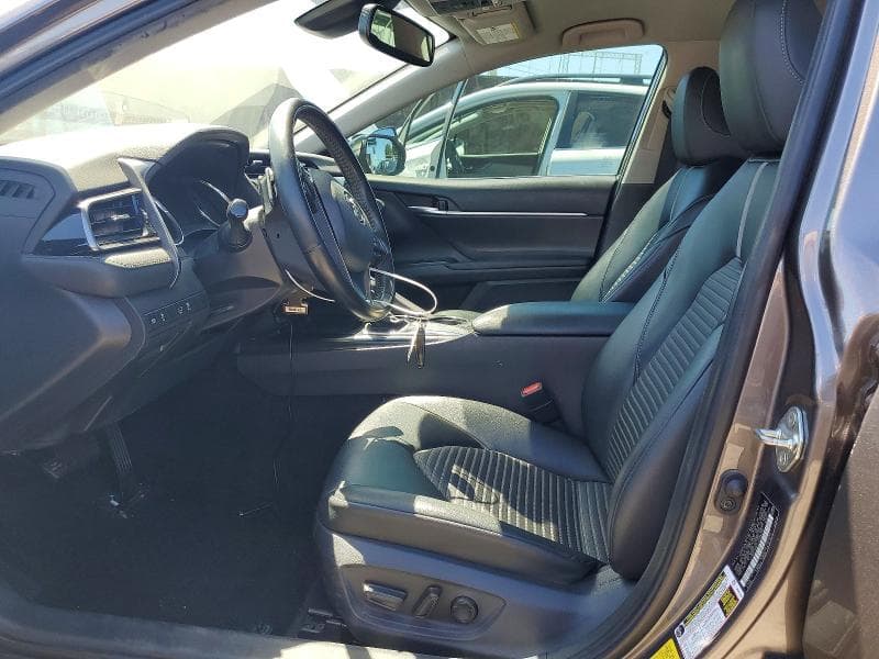 2020 TOYOTA CAMRY SE 7