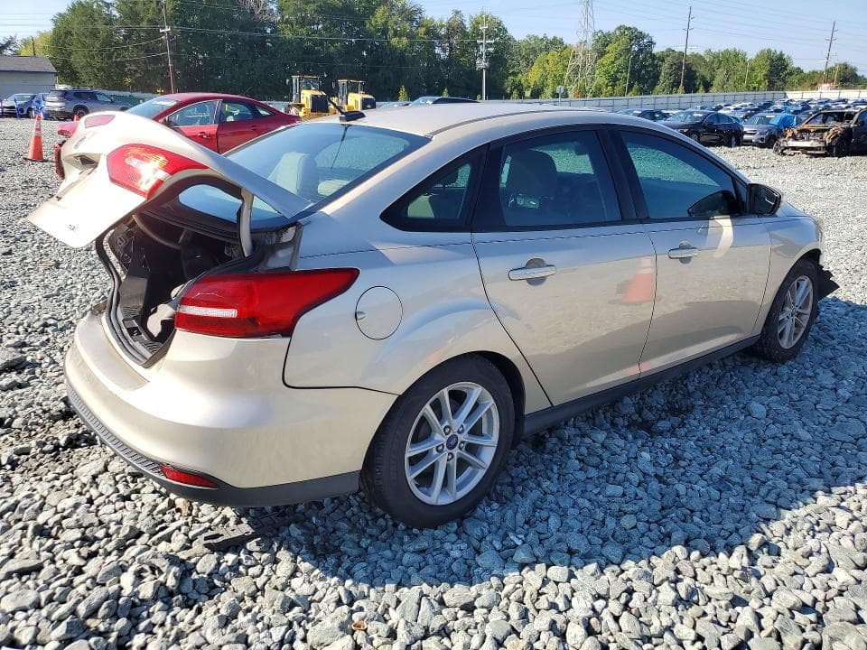 2017 FORD FOCUS SE 3