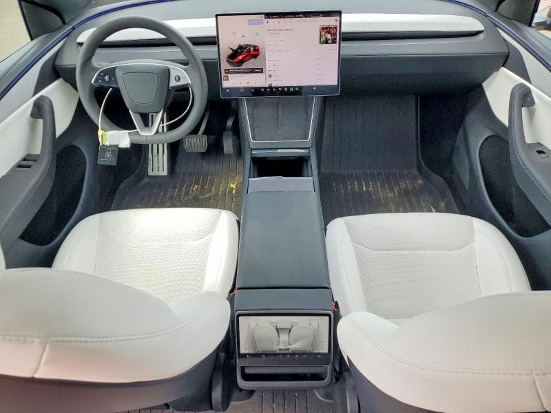 2026 TESLA MODEL Y 8