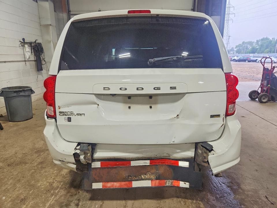 2017 DODGE GRAND CARAVAN SE 6