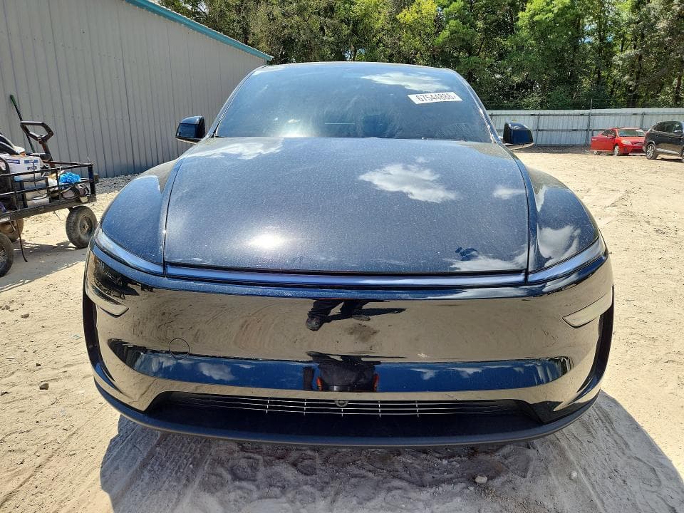 2026 TESLA MODEL Y 5