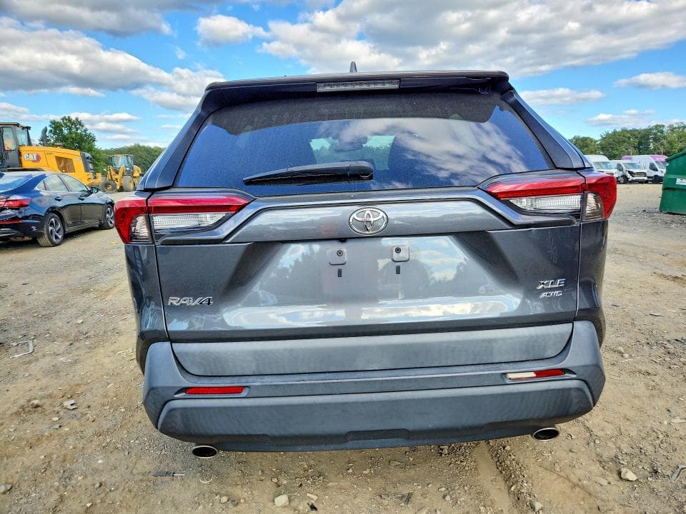 2019 TOYOTA RAV4 XLE 6