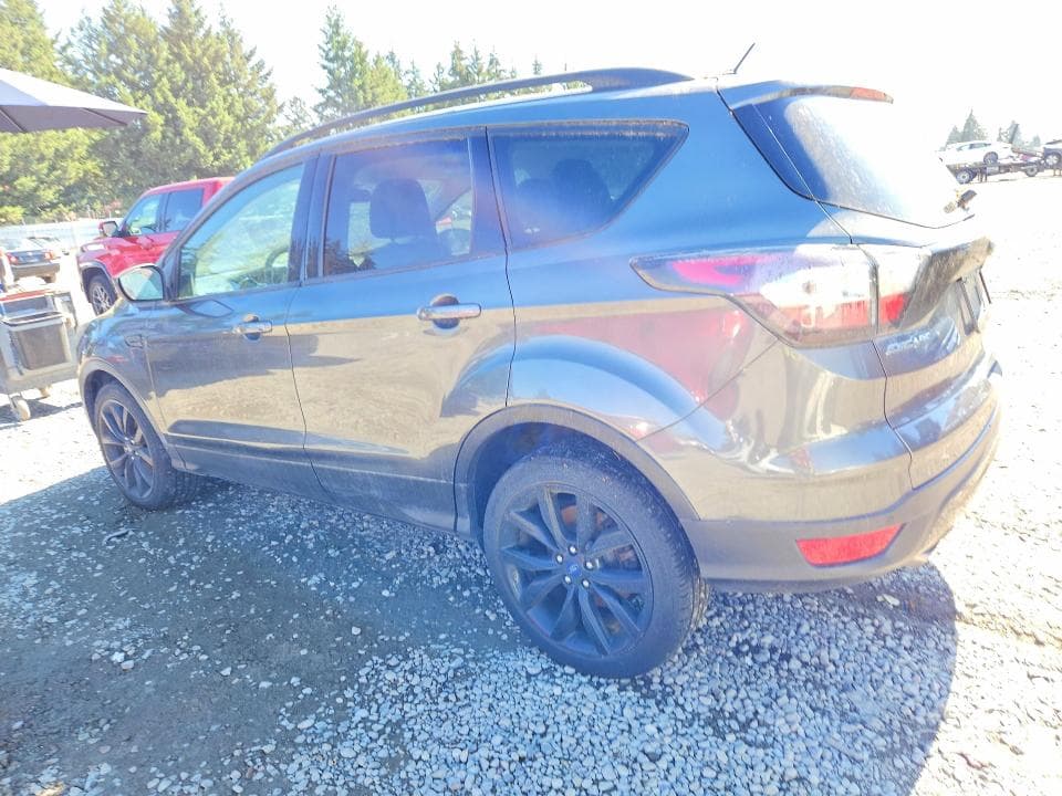 2017 FORD ESCAPE SE 2