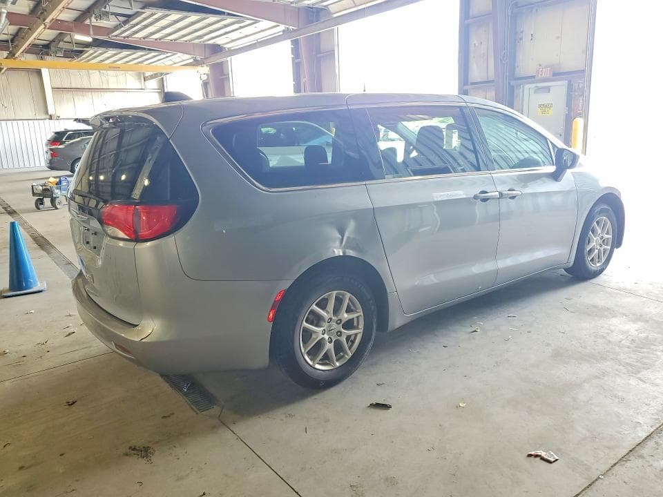 2021 CHRYSLER VOYAGER LX 3